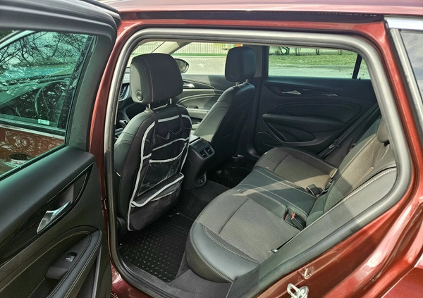 Opel Insignia cena 70900 przebieg: 173000, rok produkcji 2017 z Szczytno małe 79